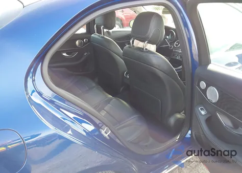 2017 Mercedes-Benz C 300 z USA, uszkodzony, nr VIN WDDWF4JB2HR226991